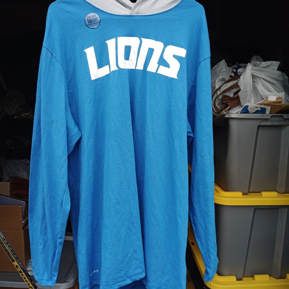 Detroit lions shirt